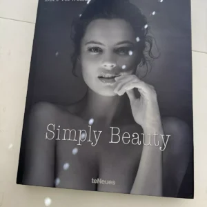 Simply Beauty / Bert Verwelius