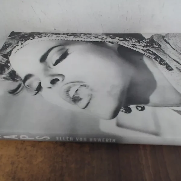 Snaps / Ellen Von Unwerth