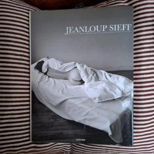 Derrieres / Jeanloup Sieff