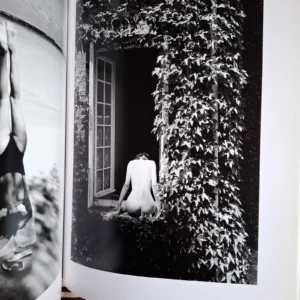 Derrieres / Jeanloup Sieff