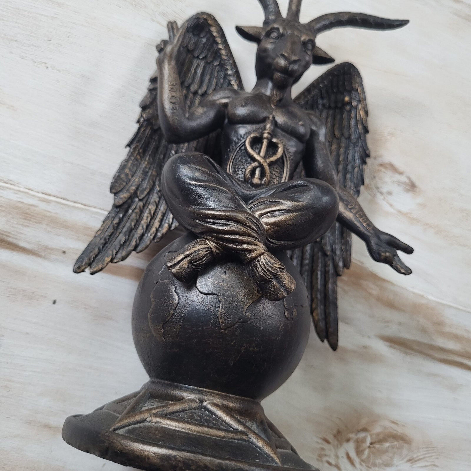 Baphomet Antiquity Occult Statue – Dark Academia Bronze-Finished 25cm Figurine - Image 3
