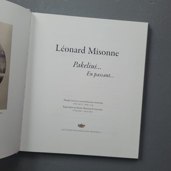 Léonard Misonne: Pakeliui… / En passant… (2005) – Rare Lithuanian National Museum Pictorialist Photography Monograph